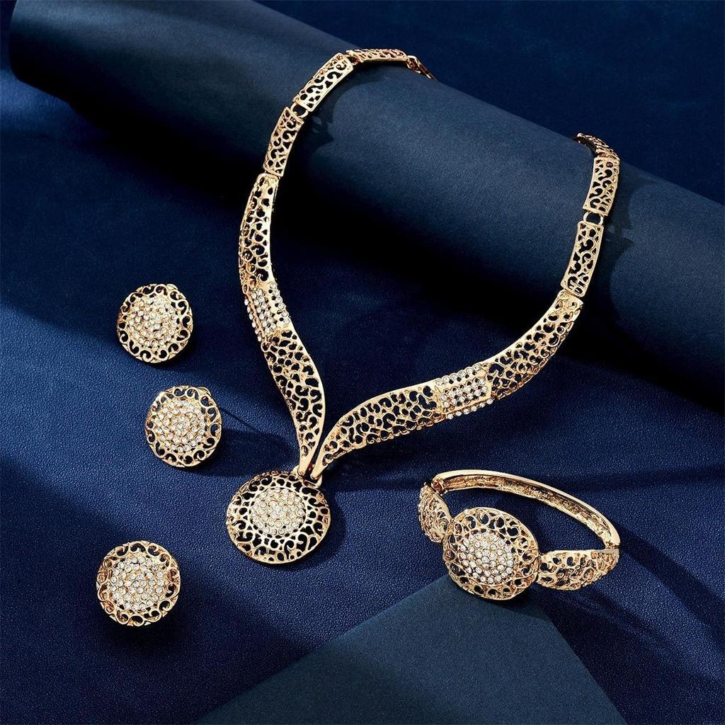5-Piece Exaggerated Rhinestone Jewelry Set: Necklace, Earrings, Ring, Bracelet for Women's Wedding