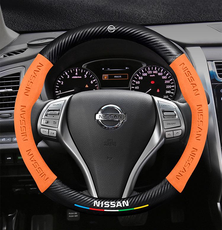 Чехол на руль Nissan X-Trail (08-23) - Флокированное углеродное волокно, универсальная посадка на все сезоны.