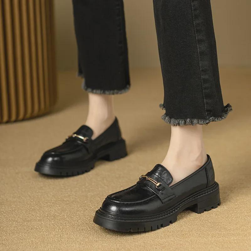 Женские мокасины из натуральной кожи с круглым носком и толстой подошвой — ретро-британский стиль для весны и осени 2024 г.