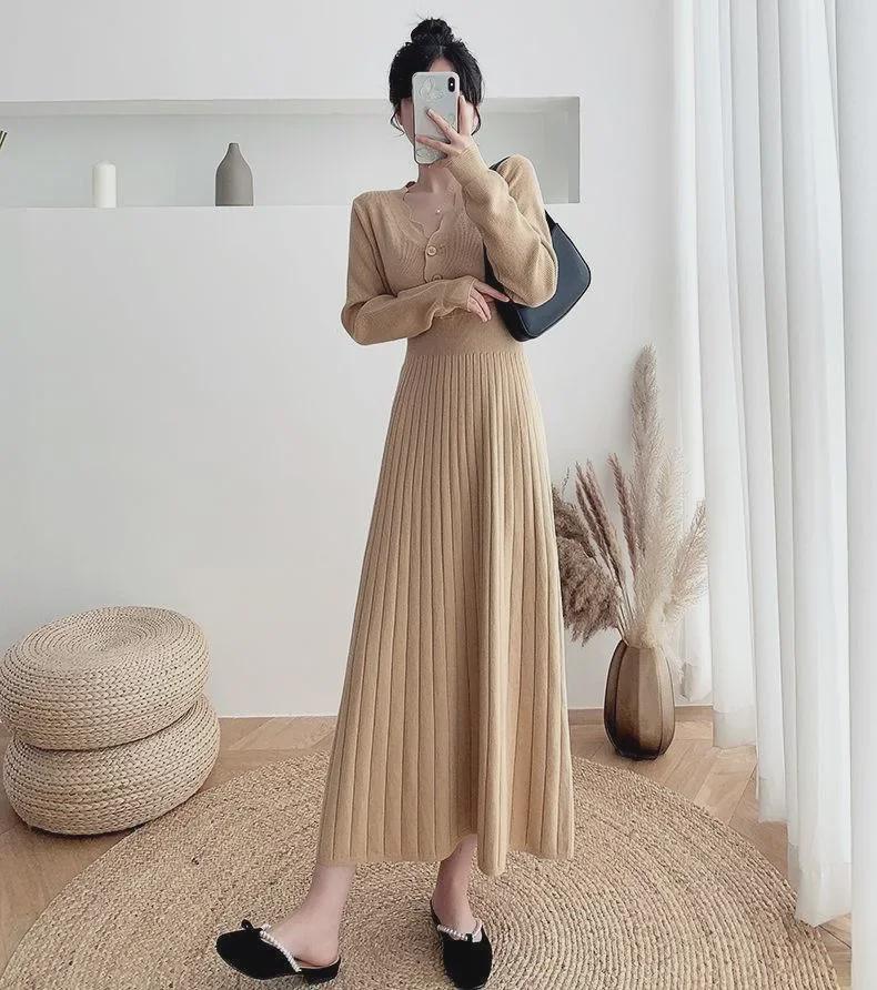 Вязаное миди-платье-свитер облегающего кроя Весна-Осень 2024