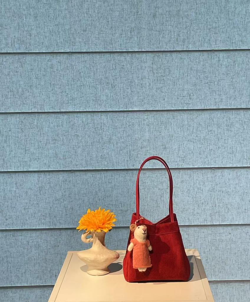 Осенне-зимняя деформируемая сумка-корзина из замшевой кожи - Сумка через плечо и на плечо.