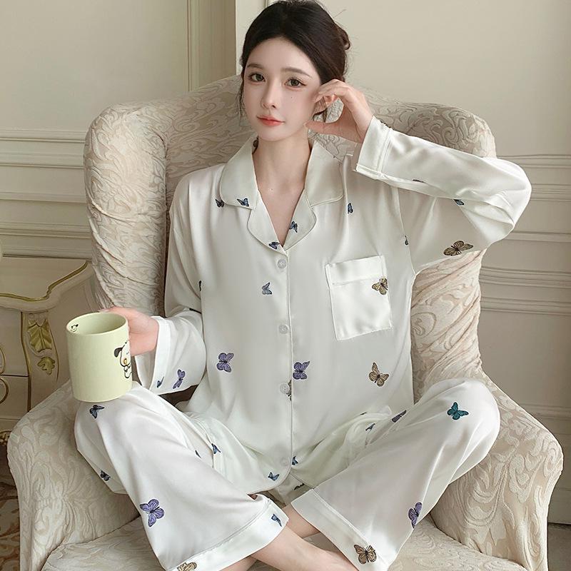 "Korean Ins-Style Imitation Silk Pajamas: Women's Long-Sleeve Cute Bear Dot Set"