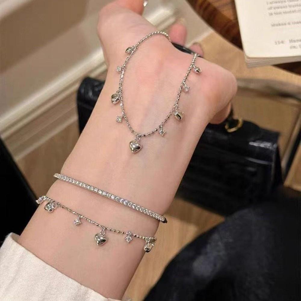 Zinc Zinc Alloy Heart Bracelet Bead Charm Hand Chain Sweet Gold Bracelet Bridal Party