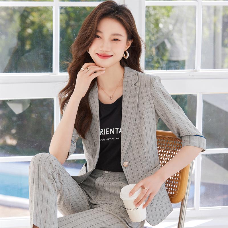 Spring/Summer 2024 Women's Petite Mid-Sleeve Striped Suit Set