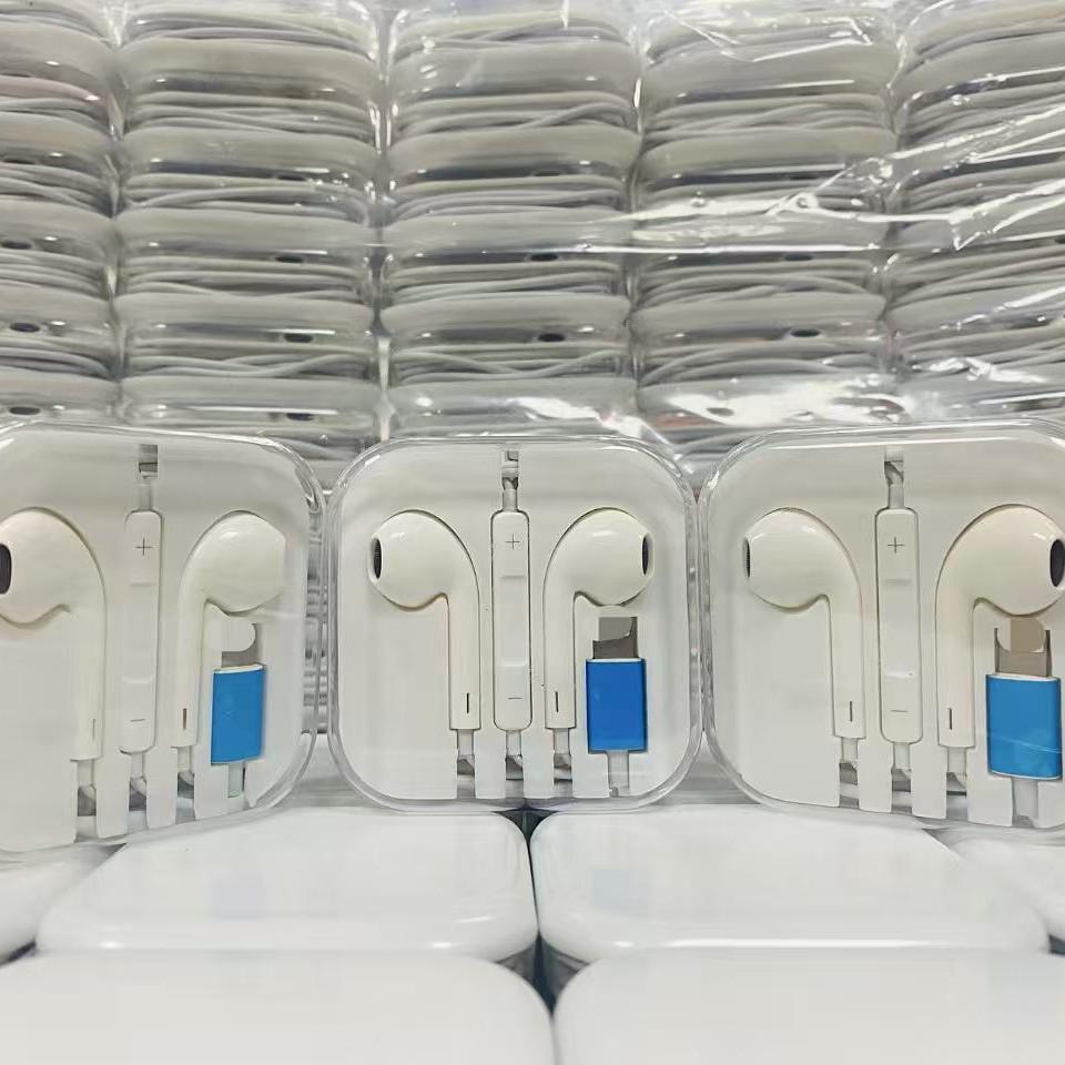 Внутриканальные Bluetooth-наушники с интерфейсом Lightning для Apple 7-14, с функцией всплывающего вызова.