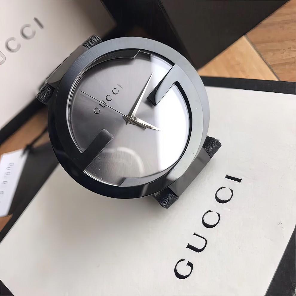 Gucci YA133206 Часы унисекс с переплетающимся ремешком 42 мм с красным и зеленым узором
