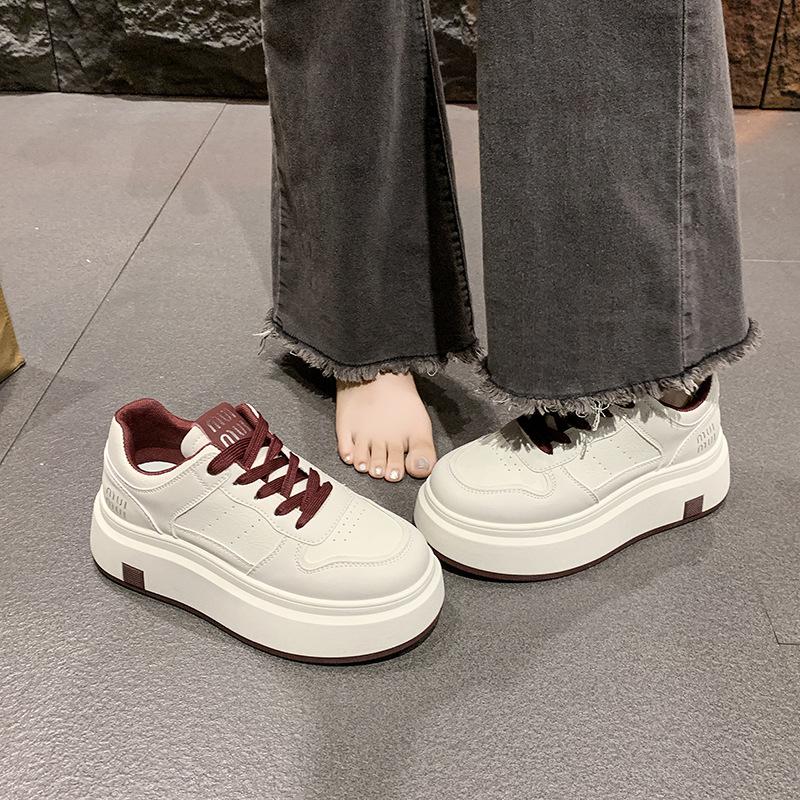 Niche Platform Leather White Shoes Women's 2025 Spring New Ins Versatile Sports Shoes Small Casual Board Shoes
