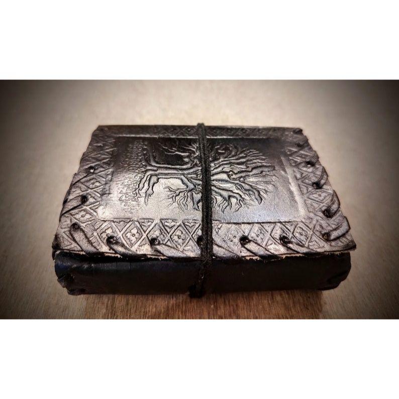 Винтажный черный ежедневник ручной работы в кожаном переплете с тиснением «Древо жизни» — 200 толстых страниц без подкладки из переработанных материалов многоразового использования — подарок для него/нее, унисекс