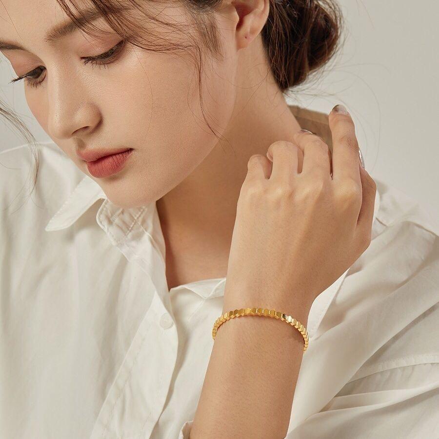 Минималистичный шестиугольный браслет из титановой стали: Универсальный браслет-манжета с сотами для женщин