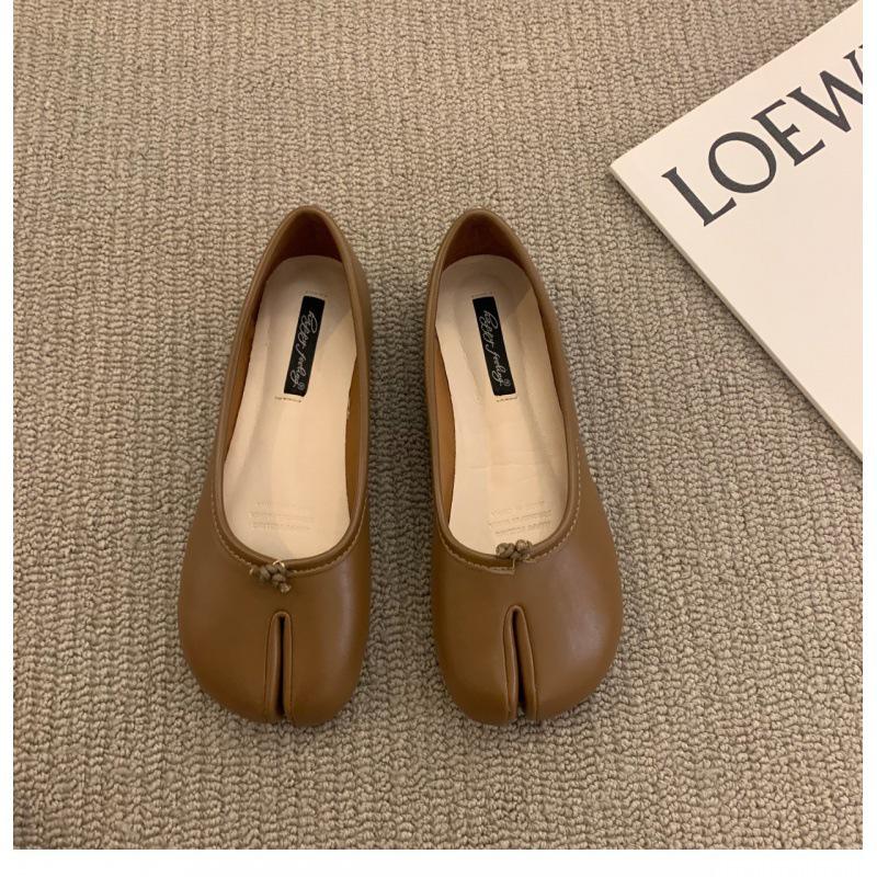 Женские туфли на плоской подошве с раздельным носком и копытом 2024 года на весну, лето и осень