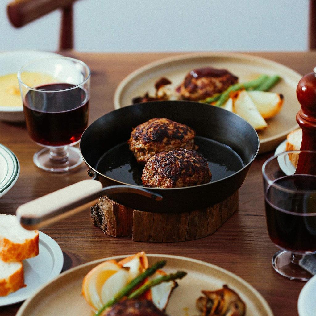 Wahei Freiz Tsubame Sanjo Iron Frying Pan 24cm IH Compatible Gas Wooden Handle Made In Japan Enzo EN-009