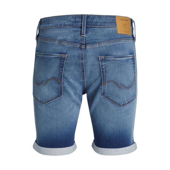 Short 5 Poches bleu uni avec une coupe slim et 3 poches avants