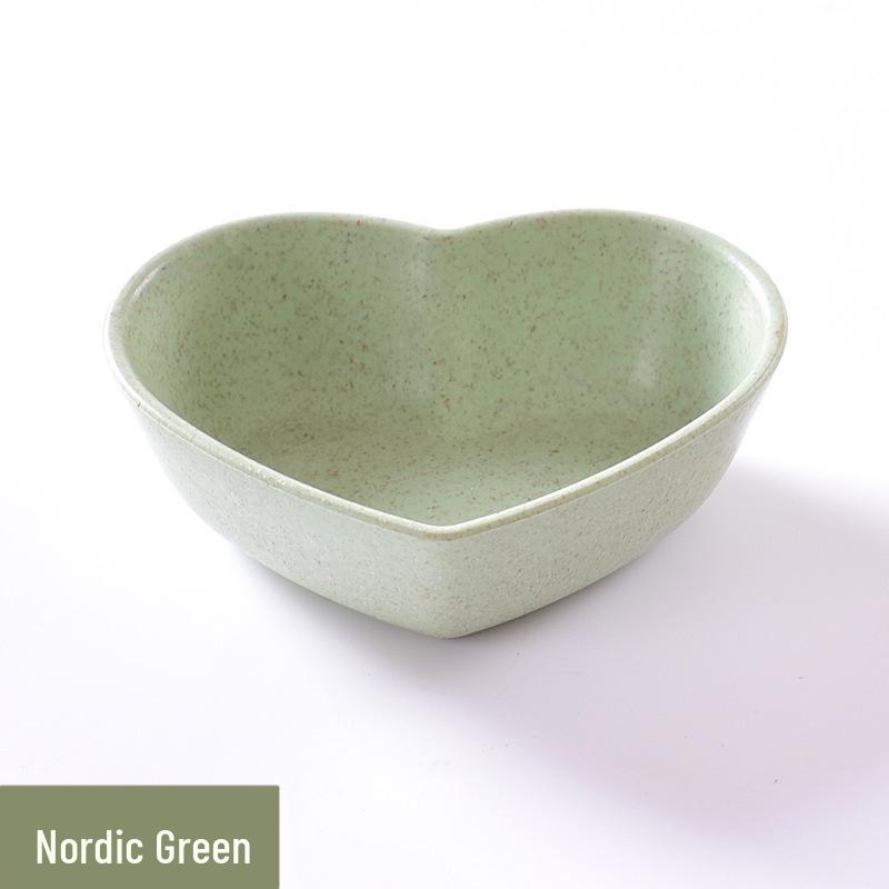 Heart Wheat Straw Seasoning Dish: Creative Plastic Pickle & Snack Plate.
