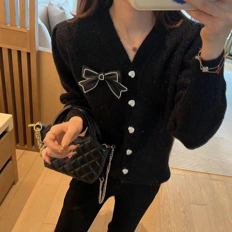 Вязаный кардиган, верхняя одежда для женщин, осенне-зимний новый свитер с бантом, корейский свободный свитер с v-образным вырезом и пуговицами в форме сердца, женский топ