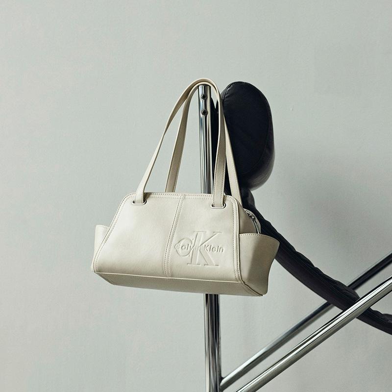Calvin Klein Casual Commuter Letter Embossed Multi-Pocket Underarm Shoulder Bag Women bags Cream-White 4F3688G-ACG