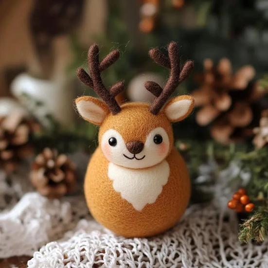 Felt Reindeer Figurine Handmade Elk Christmas Decoration Cute Small Wool Felt Crafts for Winter Holiday Tiered Tray Home Table Decor