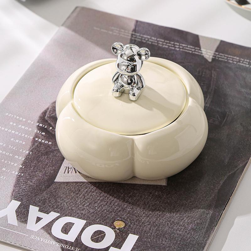Ceramic ashtray with lid high sense ornaments creative personality living room luxury office trend decoration anti-fly ash