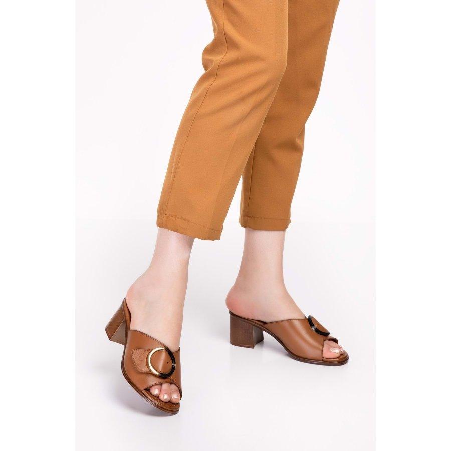 Женские босоножки из натуральной кожи на среднем каблуке Тапочки