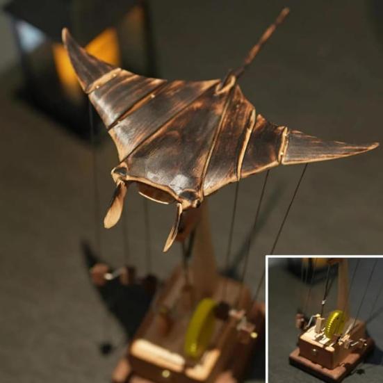 Wooden Electric Manta Ray Ornament Handmade Artisan Bionic Manta Ray Automaton Lifelike Mechanical Ocean