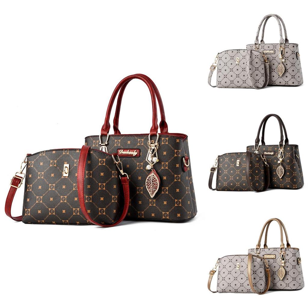 Fashionable Large Capacity Handbag For Mothers With Unique Color Combinations And Features