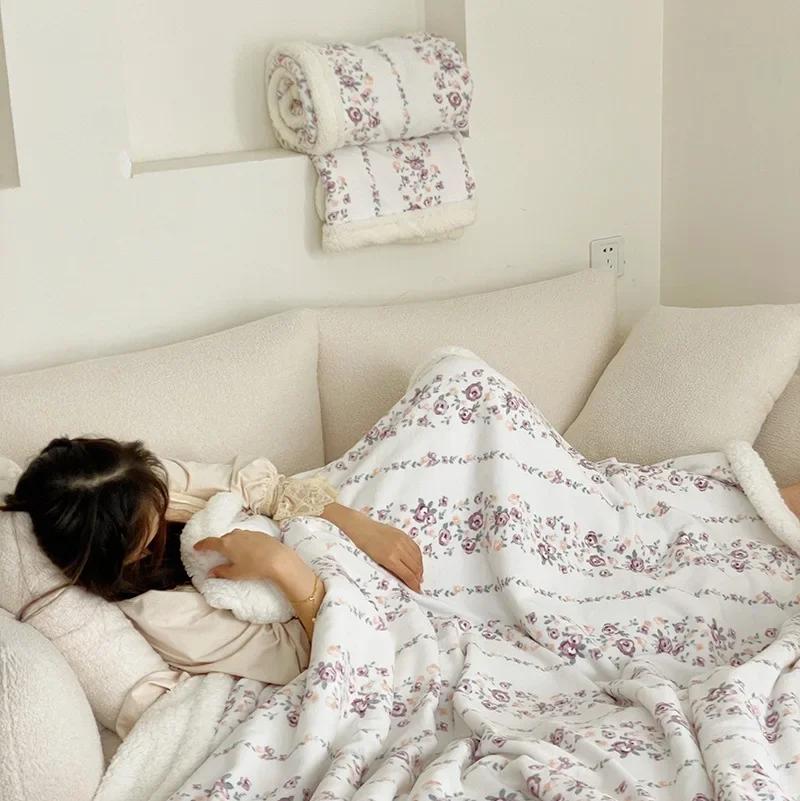 Молочное бархатное одеяло детское одеяло утолщенное бархатное одеяло ягненка утолщенное двухстороннее бархатное обеденное одеяло