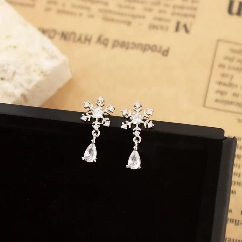 Серьги-снежинки, клипсы без отверстий, серьги-клипсы в форме снега, инкрустированные стразами, без пирсинга, индивидуальные серьги