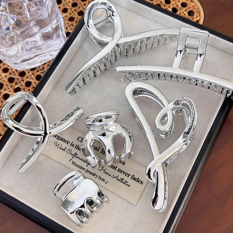 Women Large Silver Metal Hair Claw 1Pcs Elegant Punk Style No Hair Damage Hairpin for Curly Straight Hair Use