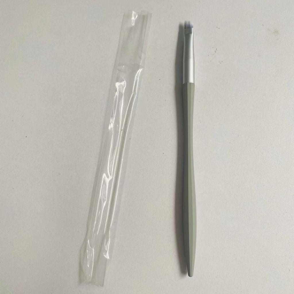 Beginner 5-Piece Makeup Brush Set: Lip, Blush, Eyeshadow Brushes & Eyelash Comb