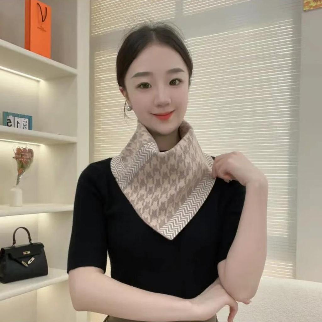 2025 Women's Versatile Silk Triangle Scarf: Warm Double-Sided Snood & Neck Warmer for Autumn/Winter