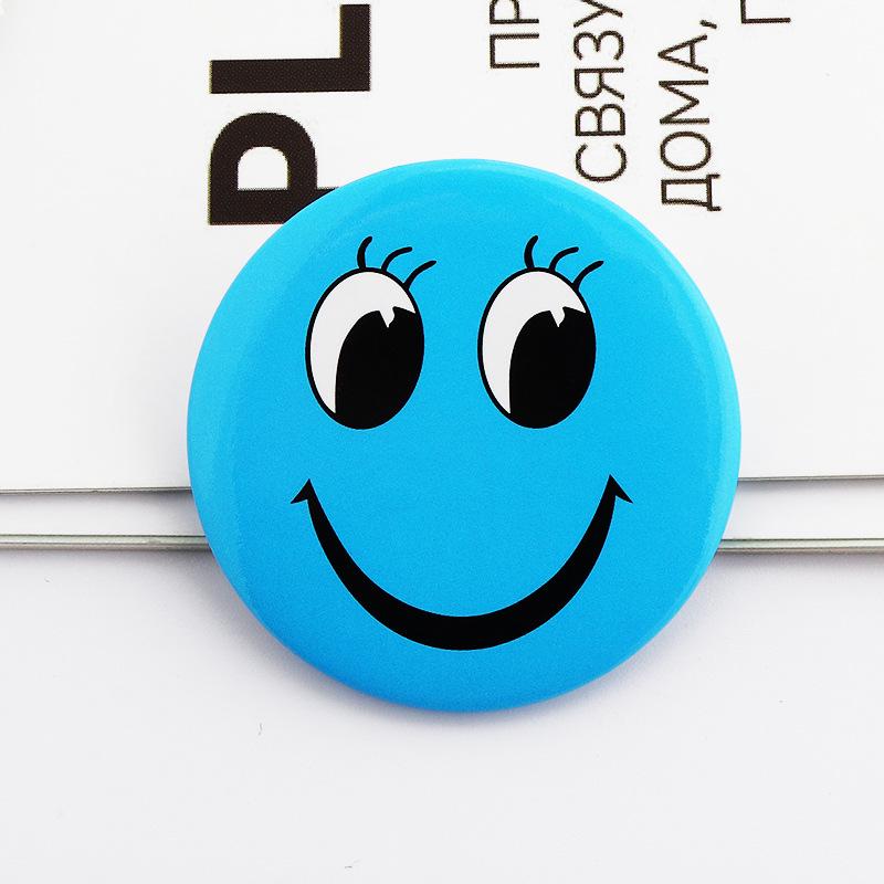 Многоцветный значок с улыбающимся лицом: Брошь-булавка для персонала отеля и детей