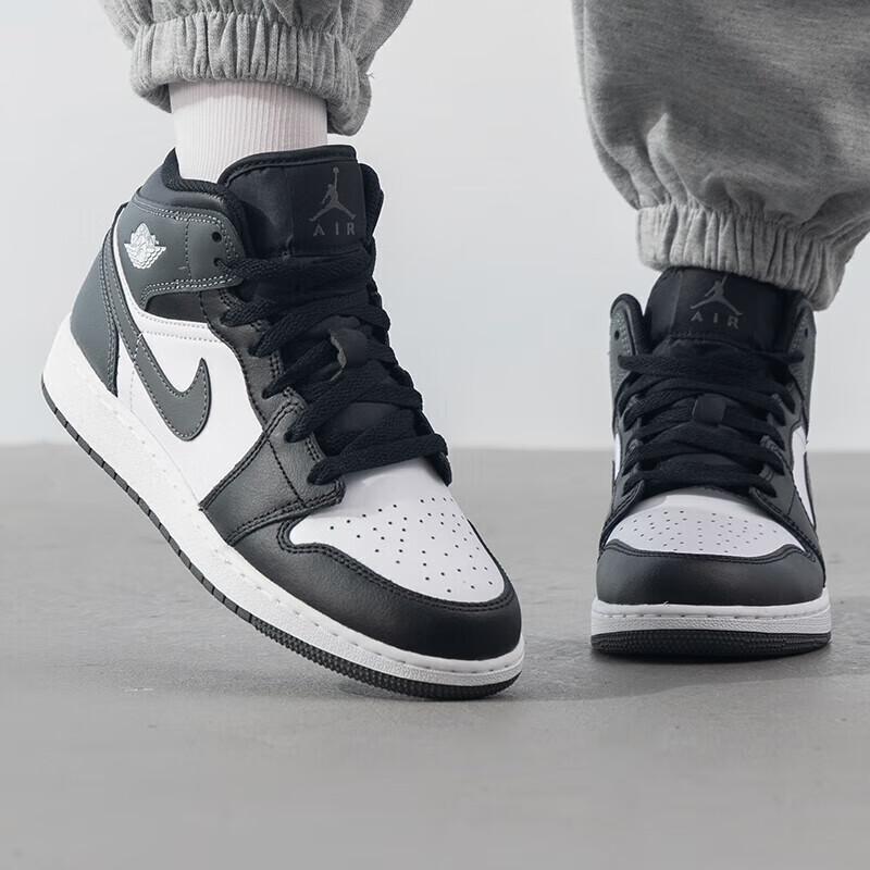 New Jordan Air Jordan 1 Slip-Resistant Cushioning Mid-Top Kids' Running Shoes Black Gray Color Kids' DQ8423-001