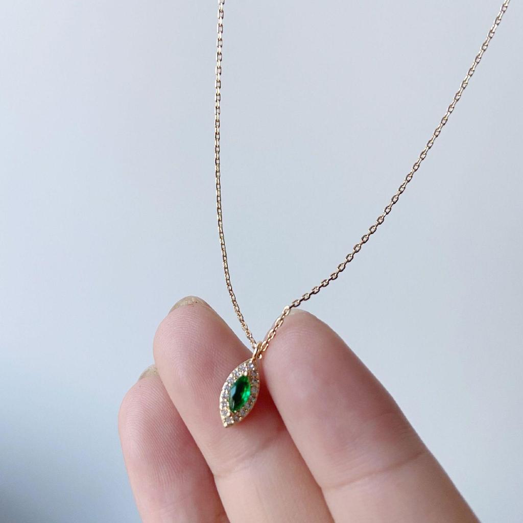 Посеребренное стерлинговое серебро 14K Ожерелье 'Глаз Гора' с изумрудной кубической цирконией для женщин