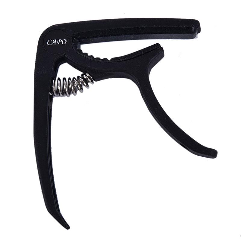 1 гитарный каподастр и 5 медиаторов для акустической электрогитары. Аксессуары