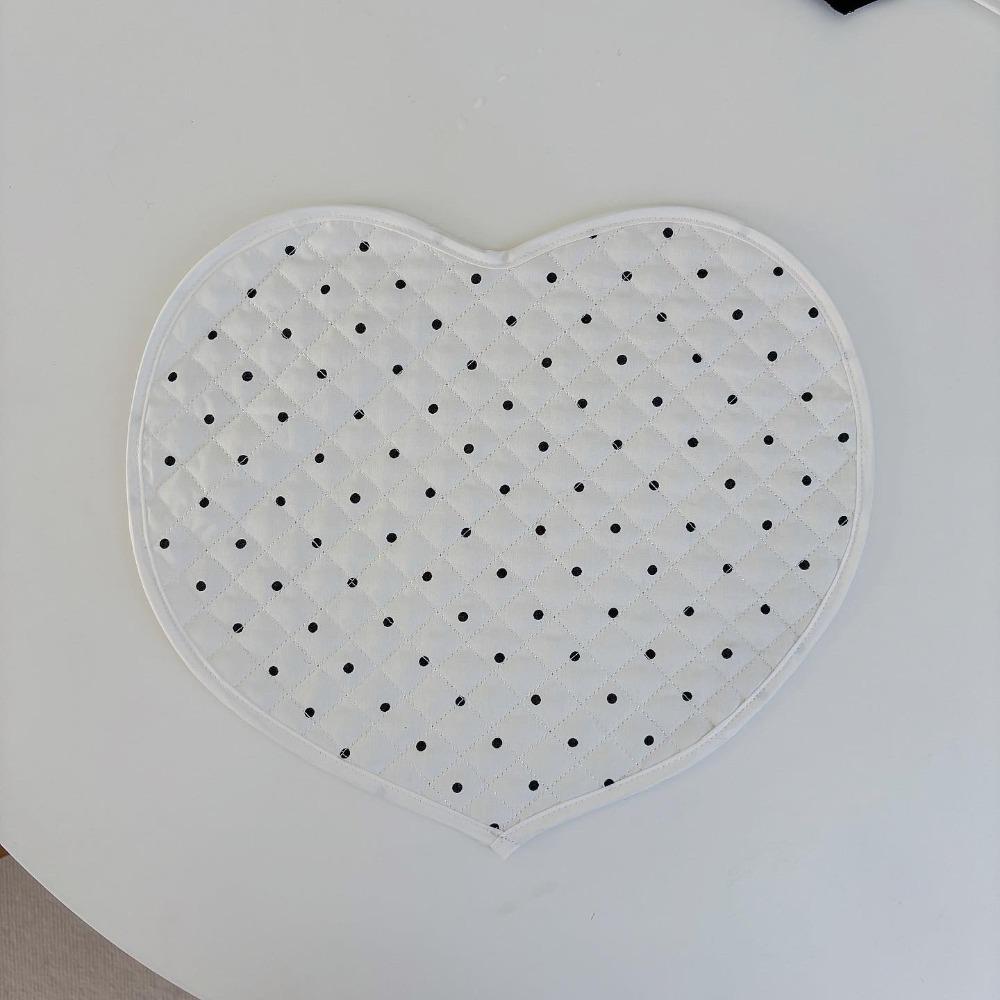 Washable Heart-shaped Bowl Pad Romantic Coaster Portable Quilted Mat  Photography Props