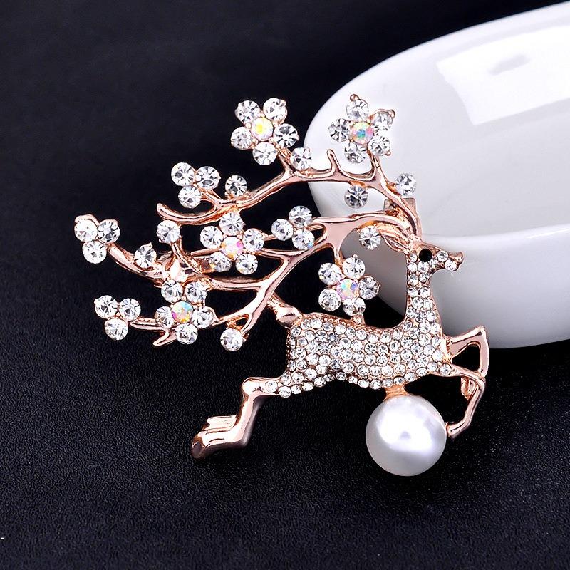 The Elk Brooch Exudes An Elegant and High-end Feminine Charm, While The Pearl Animal Corsages Feature A Niche Design