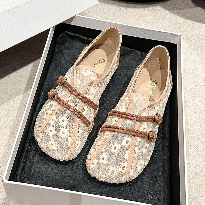 Old Beijing Cloth Shoes Women's Summer 2025 New Versatile New Chinese Hanfu Shoes One-pedal Flat-soled Soft-soled Mesh Shoes Women