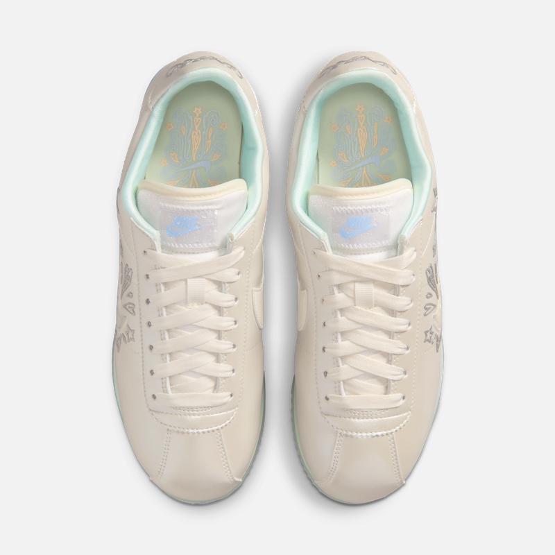 Nike NIKE CORTEZ Women's Sports Shoes IU0528