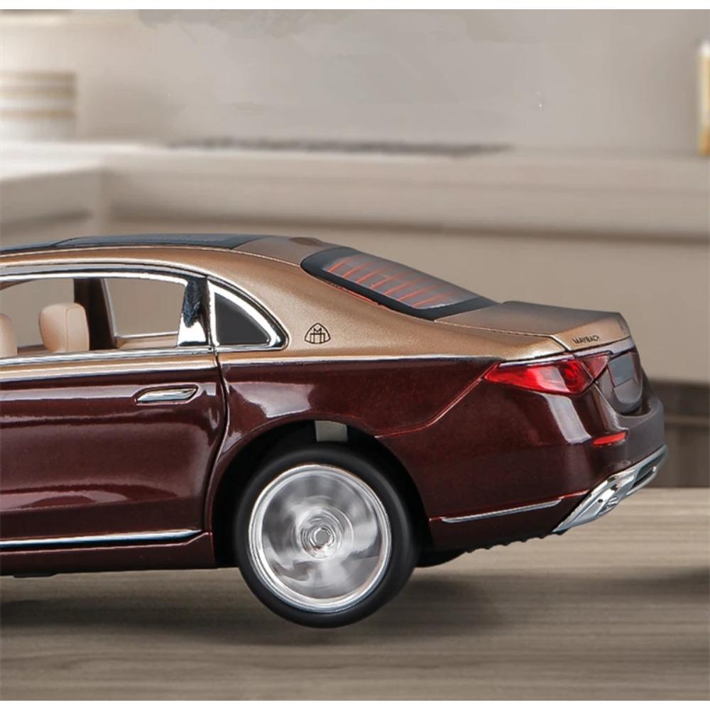 1/24 Maybach S680 Alloy Diecasts Toy Vehicles Metal Car Model Sound and Light Shock Absorbers Collection Boy for Childrens Gifts