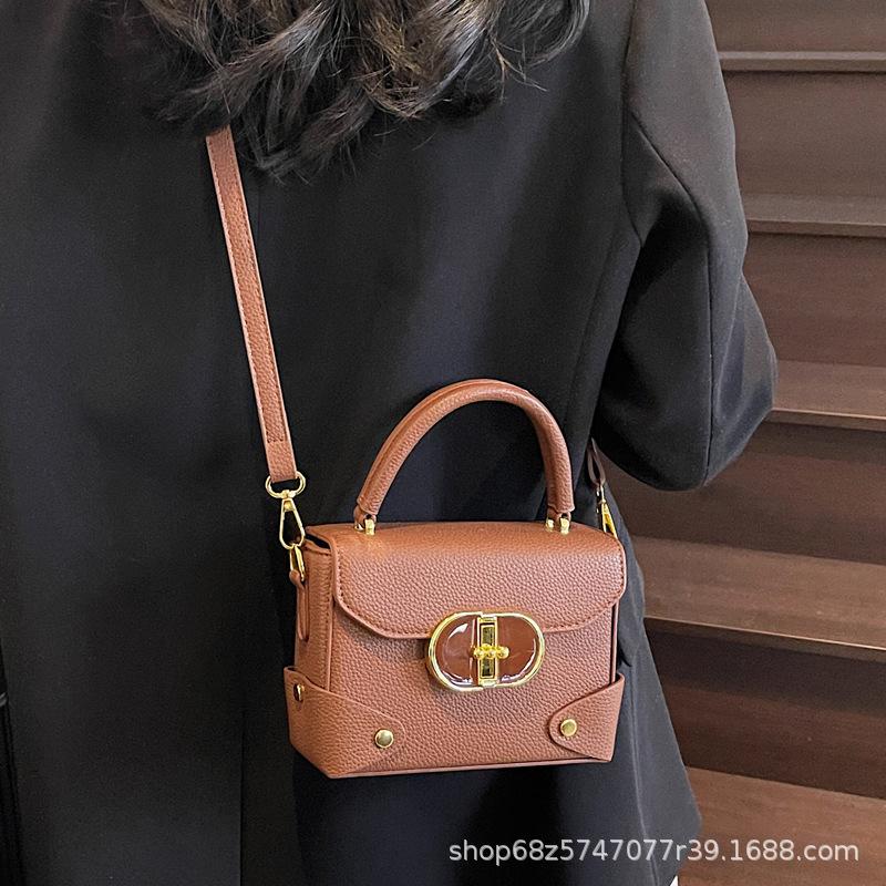 2025 New Bag Women's Bag High-end Versatile Handbag Fashion Niche Shoulder Messenger Bag Commuter Box Bag