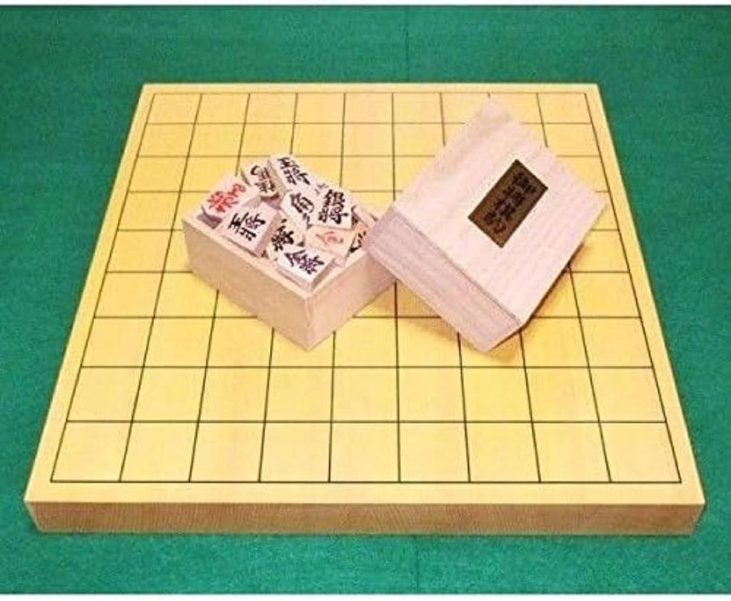 Shogi New Kaya thick tabletop shogi wooden shogi set wood, 1-inch board, pieces.