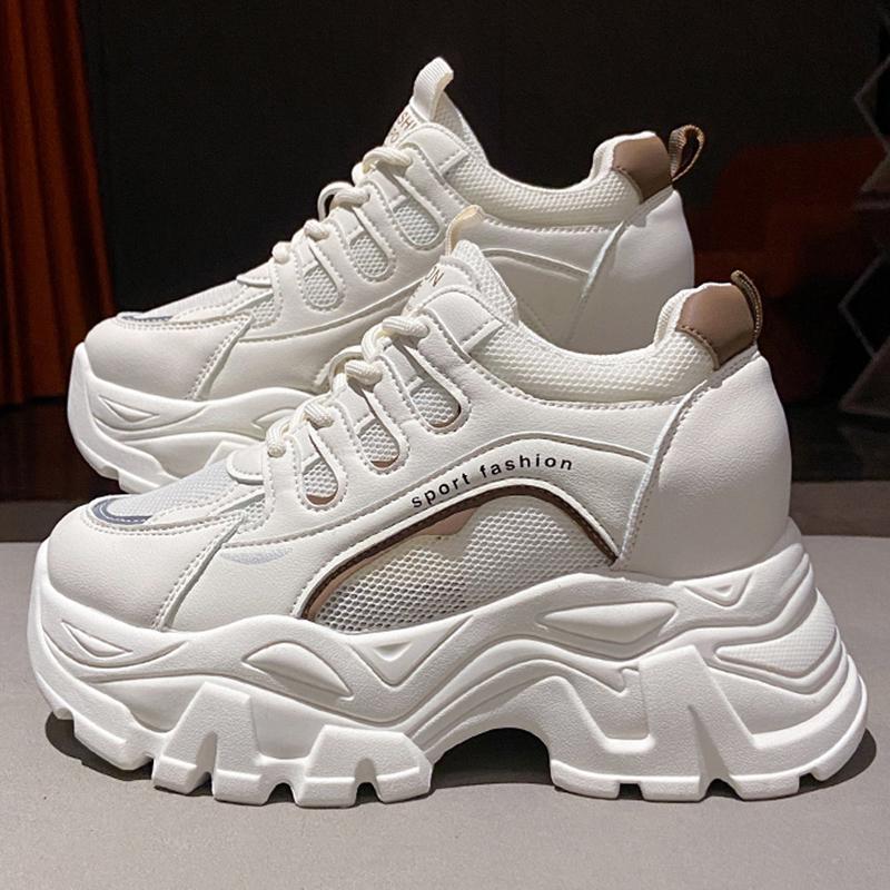 Новые кроссовки на платформе для женщин, летние дышащие сетчатые Нескользящие вулканизированные туфли, женская повседневная спортивная обувь на толстой подошве со шнуровкой