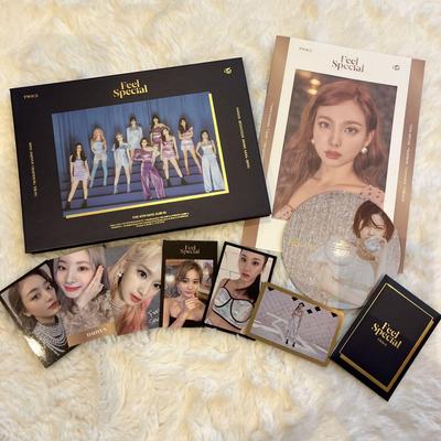 [Б/У] Альбом TWICE Feel Special Bver с бонусной коллекционной карточкой