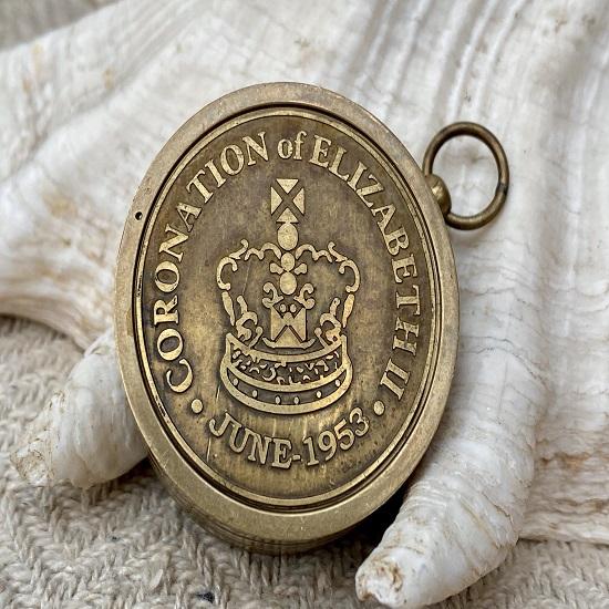 Латунный Карманный Компас Королевские Памятные Вещи Ручной Работы Компас Солнечные Часы Коронация Королевы Стимпанк |