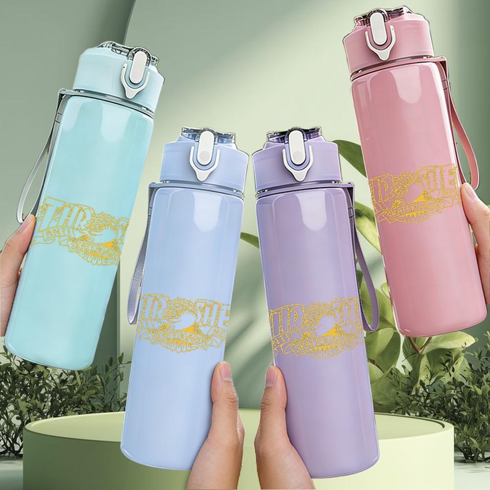 1PC Pale Yellow Minimalist Script Print 750ml colorful plastic sports water bottle leakproof pop up lid with straw for outdoor work home use