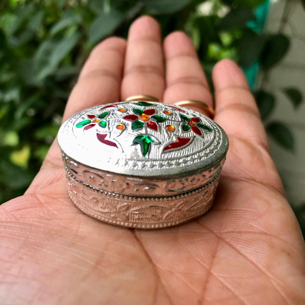 925 Silver Handmade Trinket Kajal Casket Jewelry Box , Surma Kumkum Sindoor Container, Floral oval shape 7.5 X 2.5 cm dia 18 gm Temple Pooja