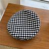 Шикарный и модный женский берет, японский минималистичный дизайн, повседневный клетчатый узор, черно-белые цвета