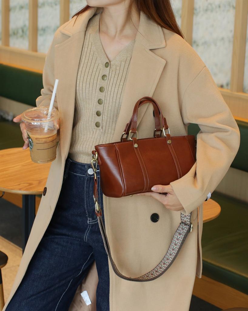 Retro First-layer Cowhide Women's Bag, New Genuine Leather Vegetable Tanned Leather, Portable Messenger Bag, Polished Soft Leather, Live Stream.