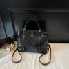 2025 new Korean version fashionable and foreign simple messenger bag large-capacity college student tote bag casual shoulder bag