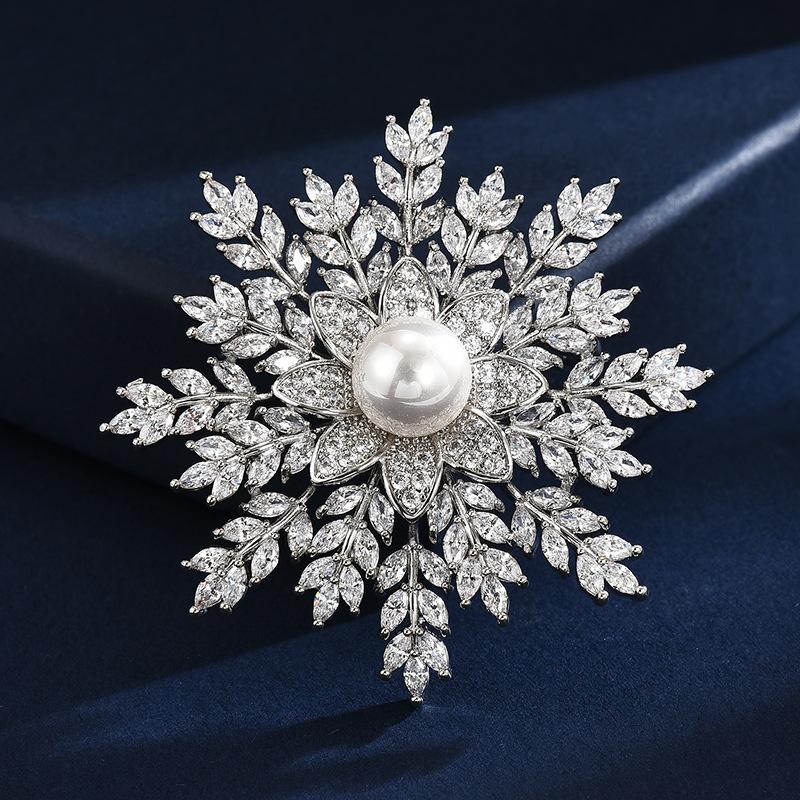 Luxury Sparkling Zircon Full Diamond Snowflake Brooch Blazer Exquisite Flower Corsage Accessories