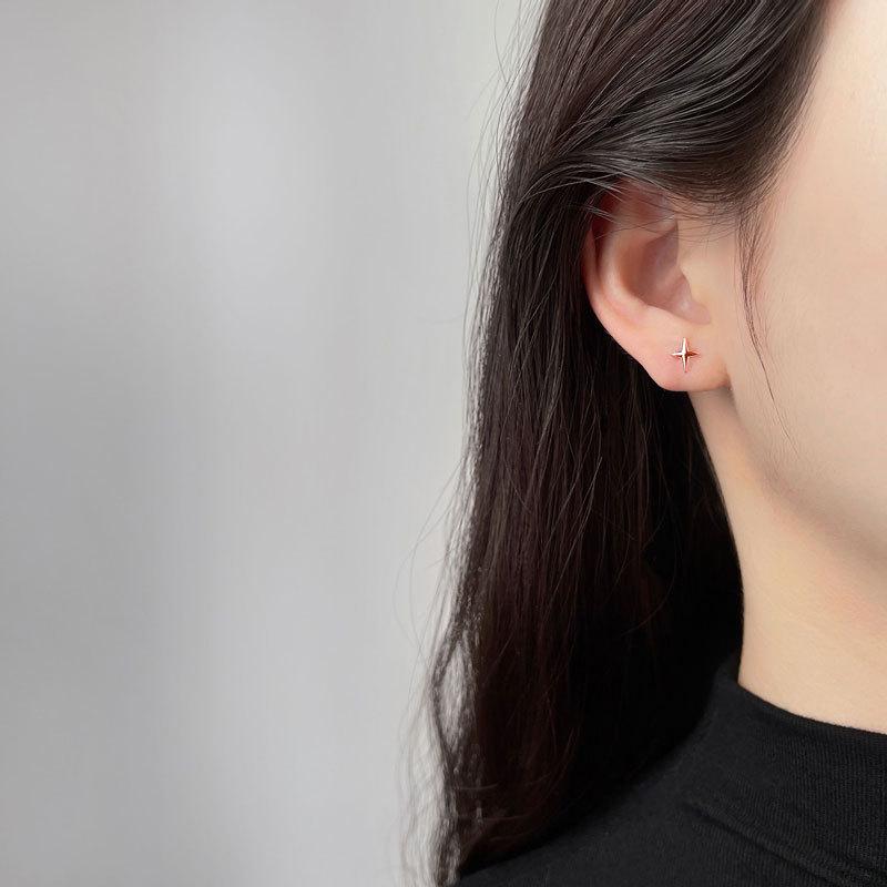 Простой дизайн, серьги в форме четырехконечной звезды, маленькие мини-серьги, студенческие серьги нового стиля